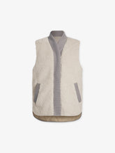 Load image into Gallery viewer, Varley Covey reversible Quilt Gilet
